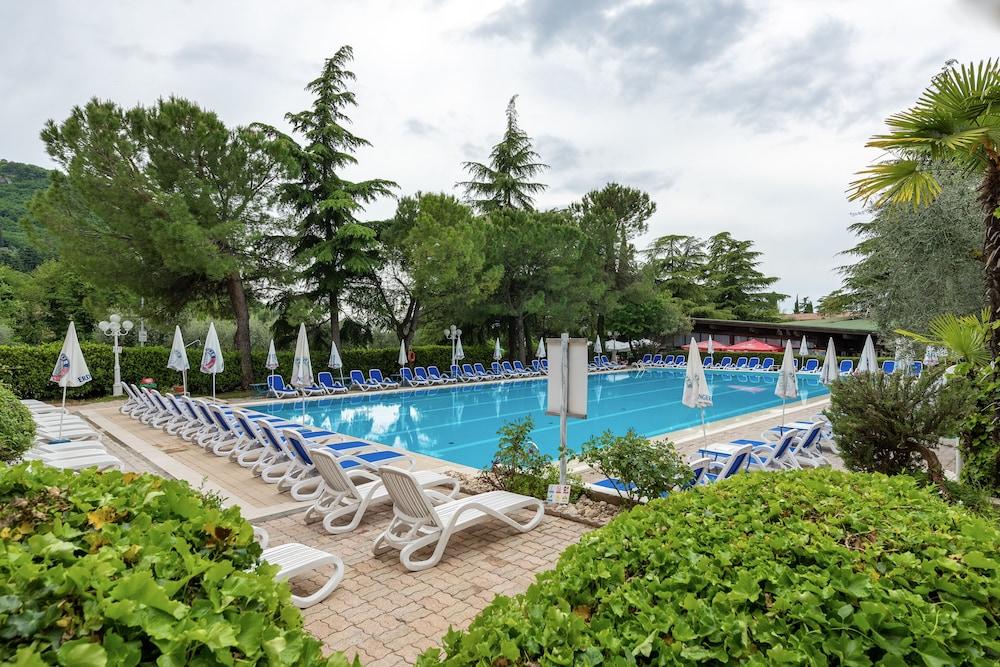 Hotel Royal Гарда Екстериор снимка