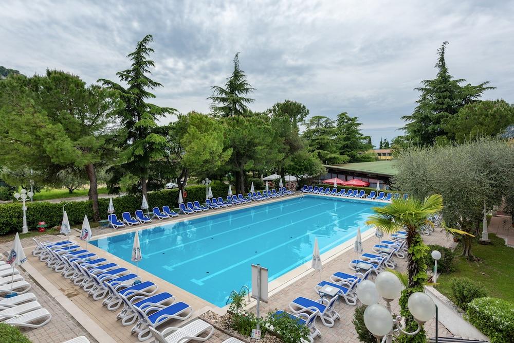 Hotel Royal Гарда Екстериор снимка
