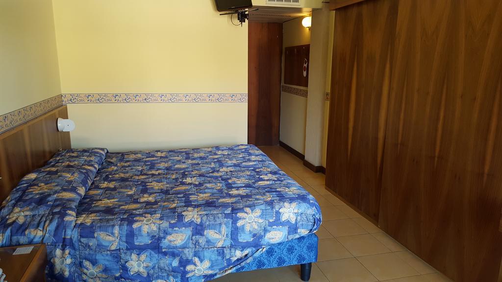 Hotel Royal Гарда Стая снимка